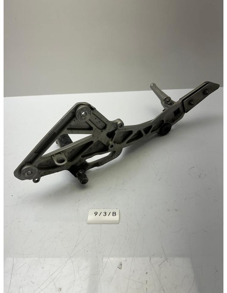 Platine repose pieds droite HONDA 600 Hornet 2006 - 2014