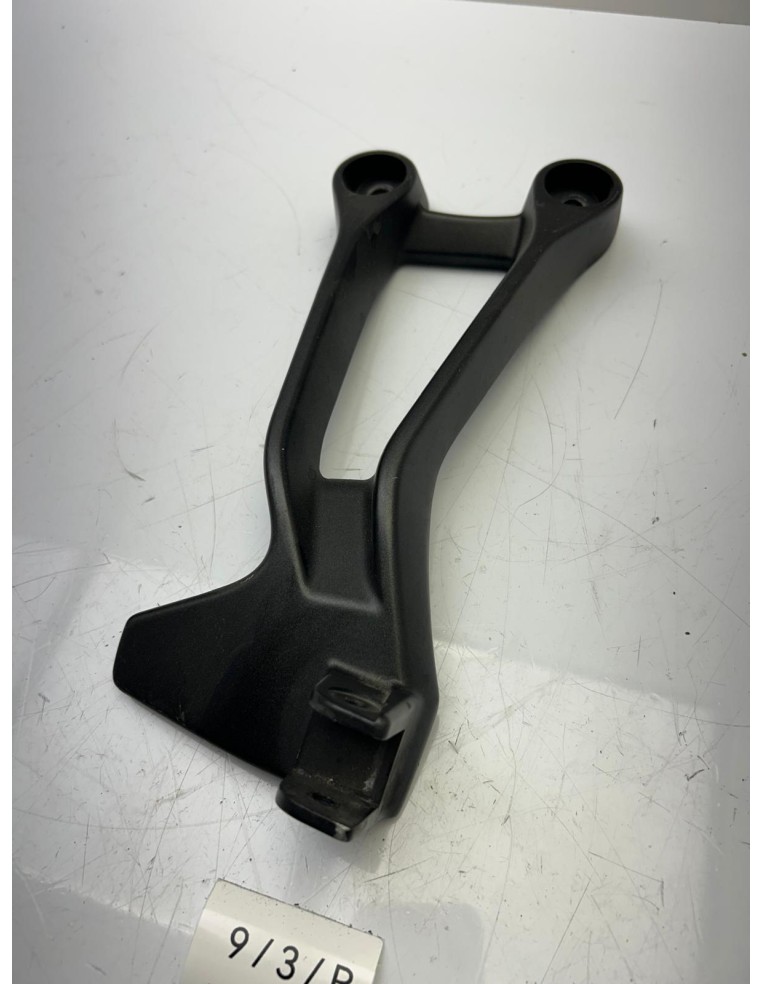 Platine de repose pied arrière droit YAMAHA Tracer 700 2022 - 2024