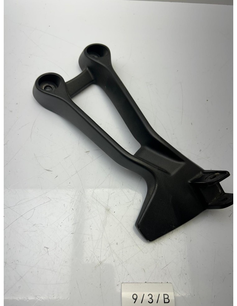 Platine de repose pied arrière droit YAMAHA Tracer 700 2022 - 2024