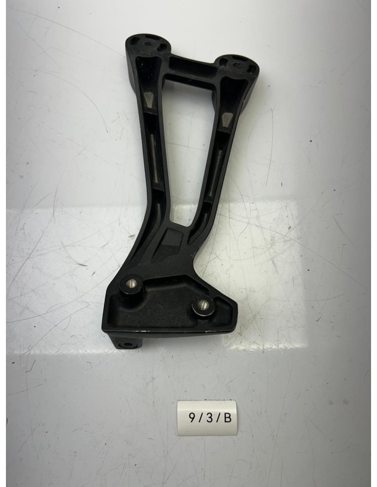 Platine de repose pied arrière droit YAMAHA Tracer 700 2022 - 2024