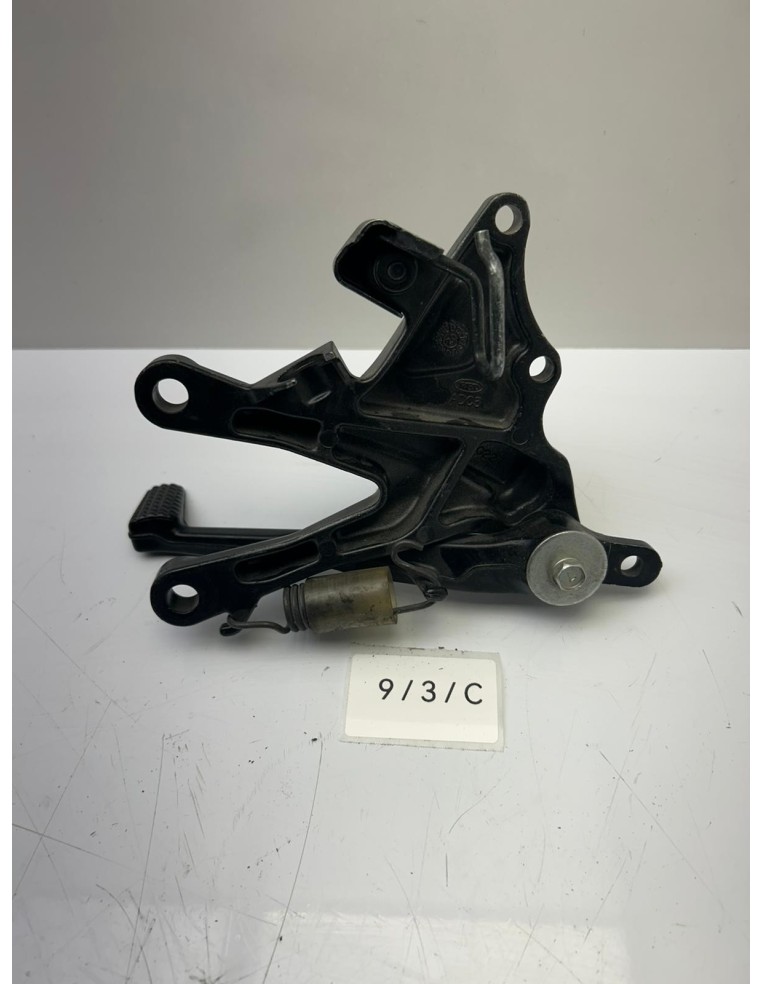 Platine repose pied avant droit KAWASAKI ZX10R 2006 - 2010 35063022711E