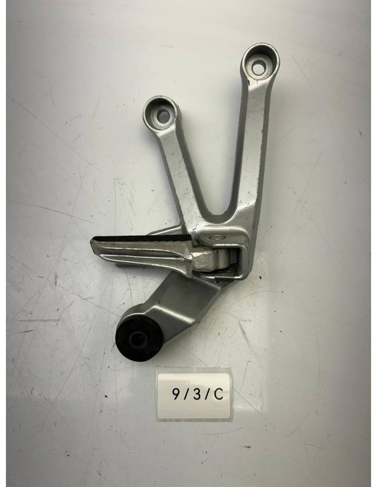 Platine repose pied arrière droit SUZUKI SV 650 2003 - 2013 4360017G20