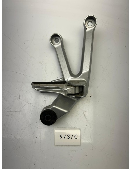 Platine repose pied arrière droit SUZUKI SV 650 2003 - 2013 4360017G20