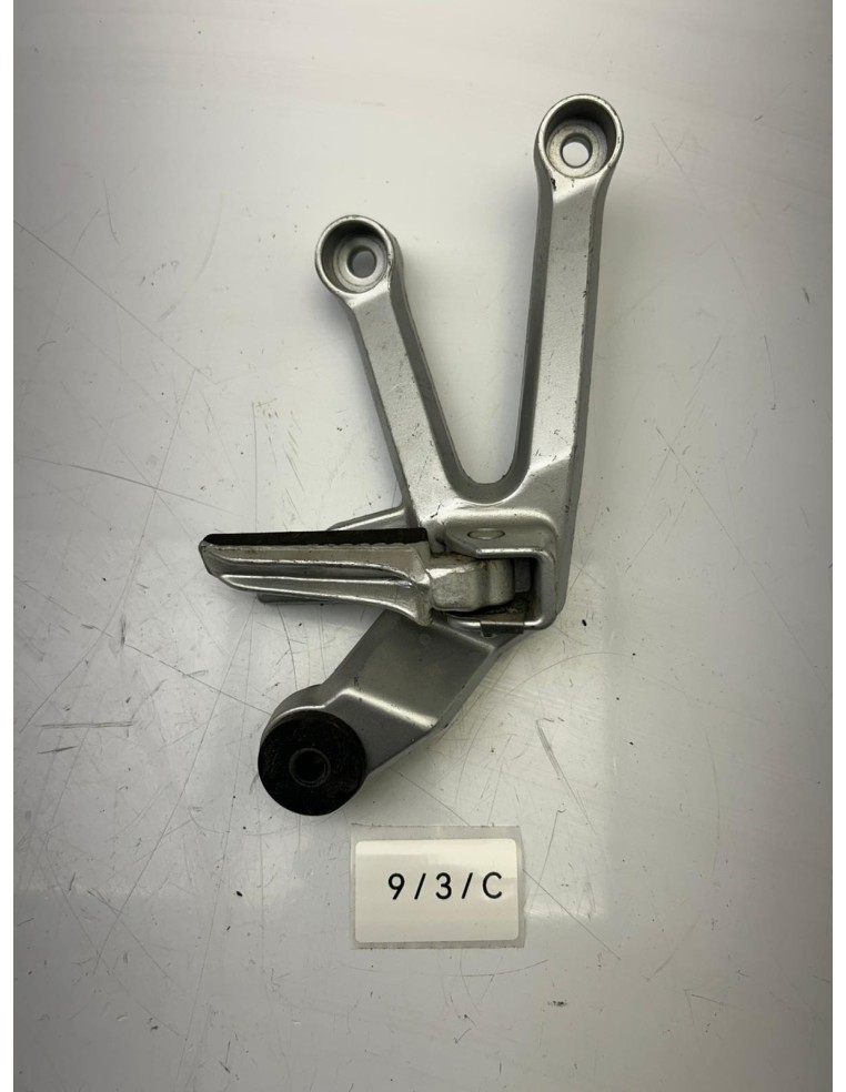 Platine repose pied arrière droit SUZUKI SV 650 2003 - 2013 4360017G20