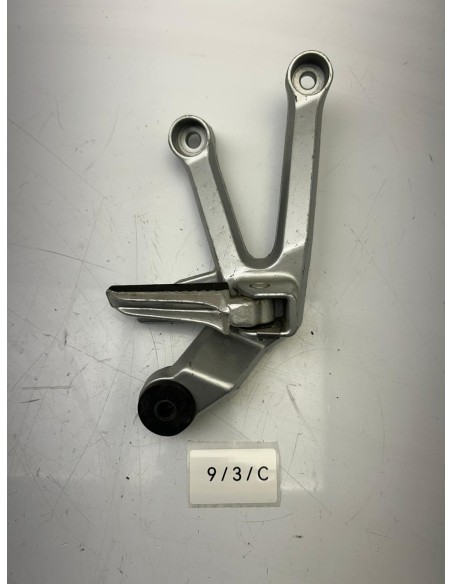 Platine repose pied arrière droit SUZUKI SV 650 2003 - 2013 4360017G20