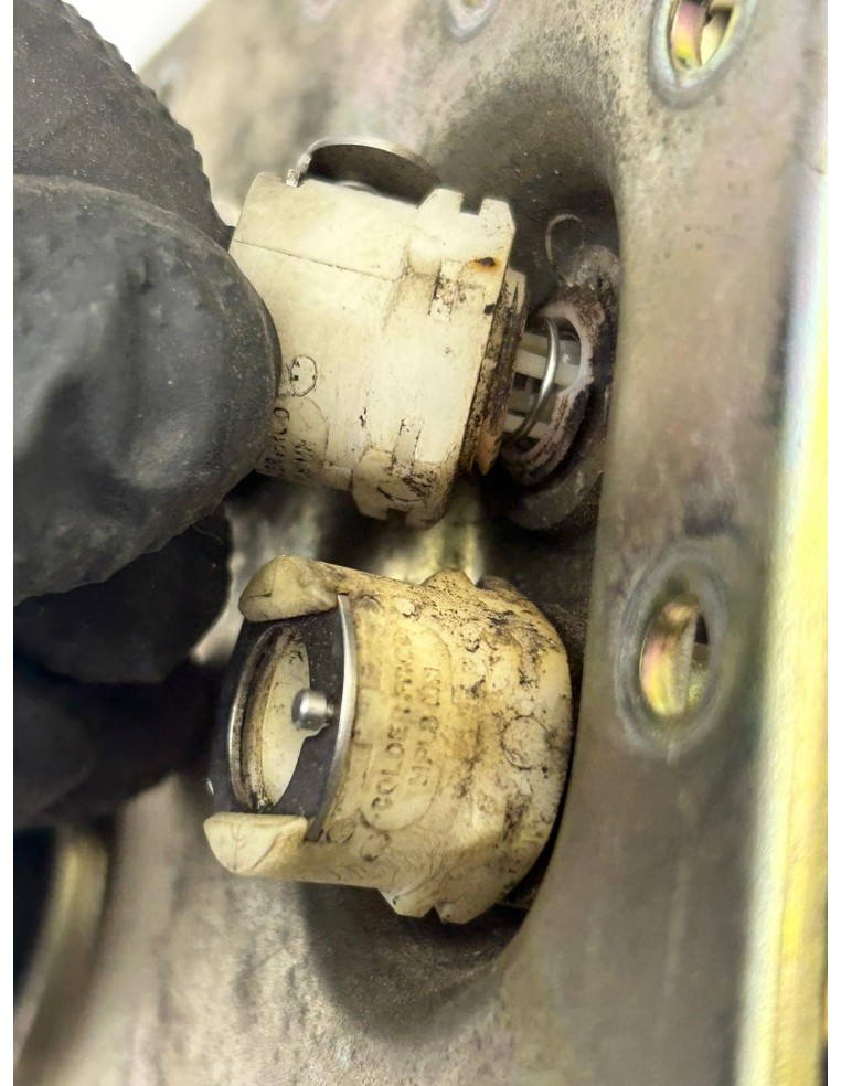 Pompe à essence TRIUMPH 955i 1999 - 2004 T1240845