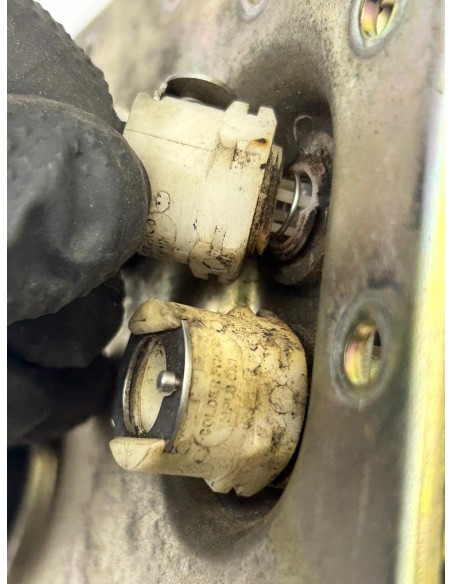 Pompe à essence TRIUMPH 955i 1999 - 2004 T1240845