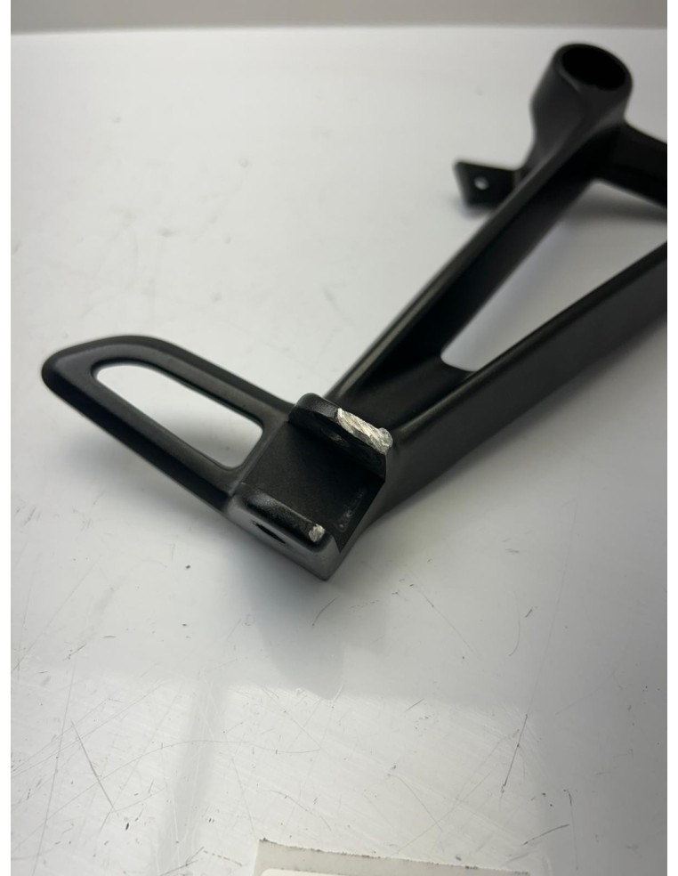 Platine repose pied arrière droit YAMAHA MT 07 2021 - 2024 1WS2742L0100