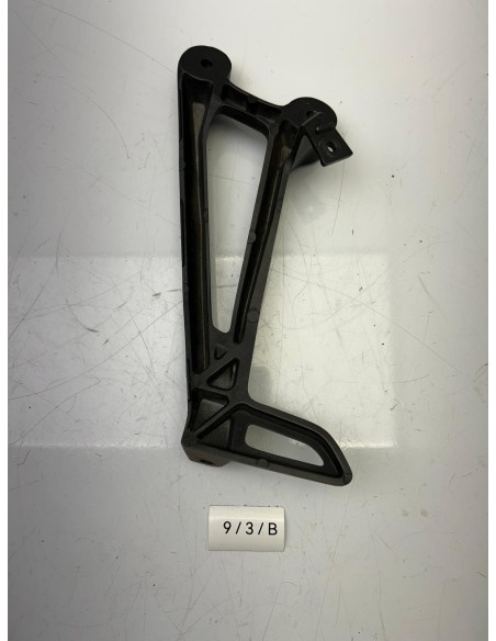 Platine de repose pied arrière droit YAMAHA MY 07 2014 - 2017