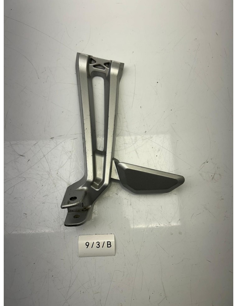 Platine de repose pied arrière gauche YAMAHA MT 125 2015 - 2019