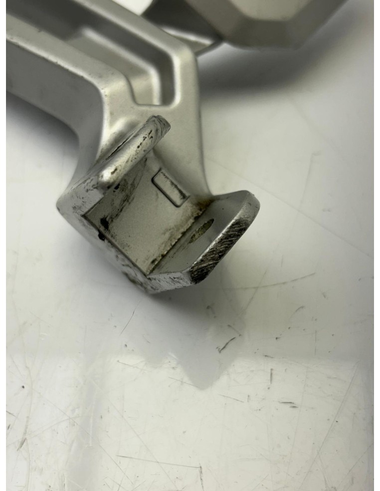 Platine de repose pied arrière gauche YAMAHA MT 125 2015 - 2019