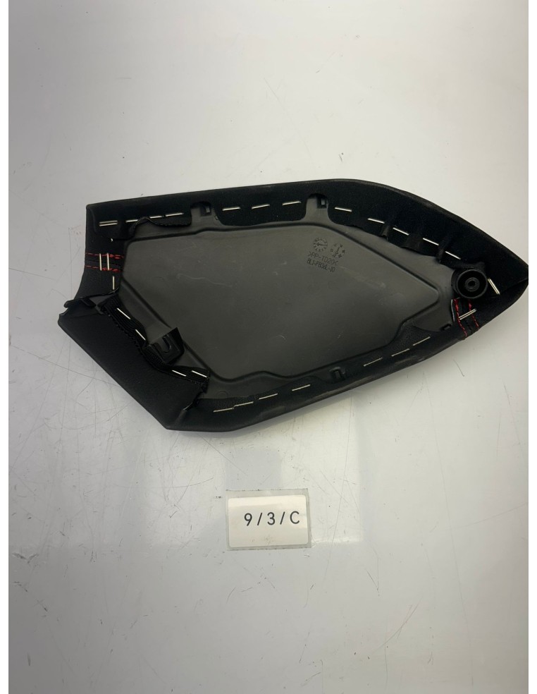 Couvercle gauche protège jambe YAMAHA XMAX 125 / 250 / 400 2018 - 2021 BL1F836L10