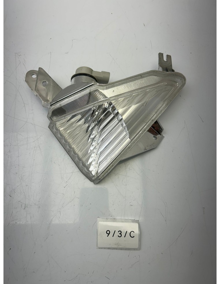 Clignotant avant droit YAMAHA XMAX 125 2010 - 2013 37PH33200000