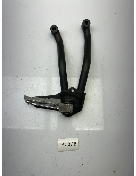 Platine de repose pieds arrière droit YAMAHA XSR 700 2016 - 2021