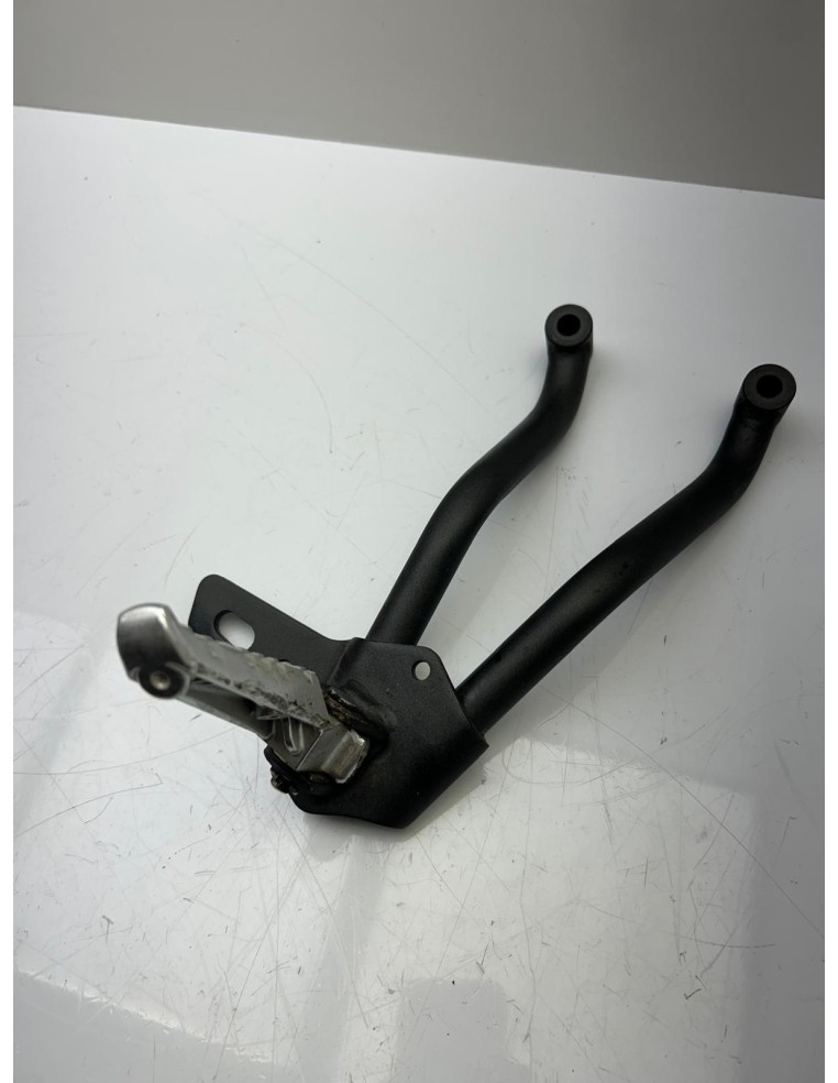 Platine de repose pieds arrière droit YAMAHA XSR 700 2016 - 2021