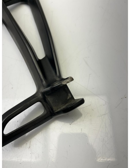 Platine de repose pied arrière droit YAMAHA MT 07 2014 - 2017