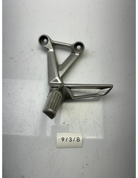 Platine de repose pieds arrière gauche HONDA HORNET 750 2023 - 2025