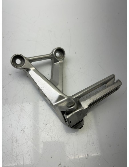 Platine de repose pieds arrière gauche HONDA HORNET 750 2023 - 2025