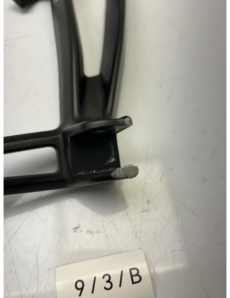 Platine de repose pied arrière droit YAMAHA MT 07 2014 - 2017