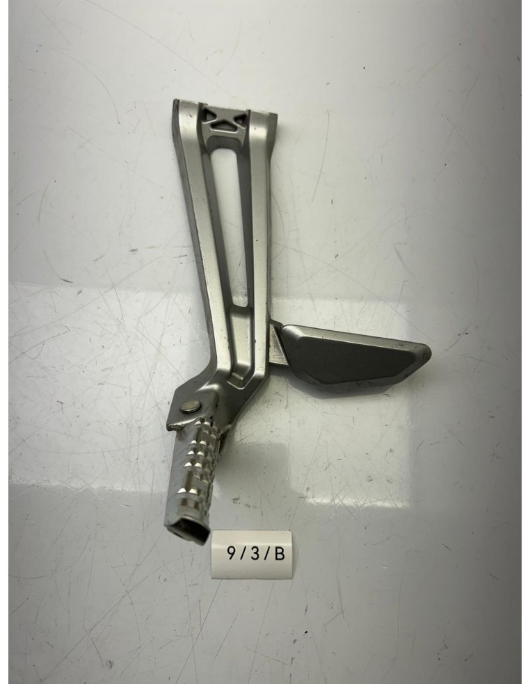 Platine de repose pied arrière gauche YAMAHA MT 125 2015 - 2019