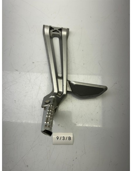 Platine de repose pied arrière gauche YAMAHA MT 125 2015 - 2019