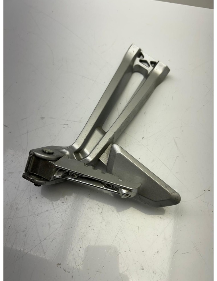 Platine de repose pied arrière gauche YAMAHA MT 125 2015 - 2019