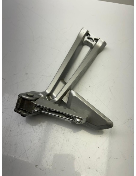 Platine de repose pied arrière gauche YAMAHA MT 125 2015 - 2019