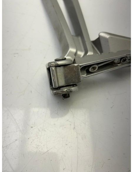 Platine de repose pied arrière gauche YAMAHA MT 125 2015 - 2019