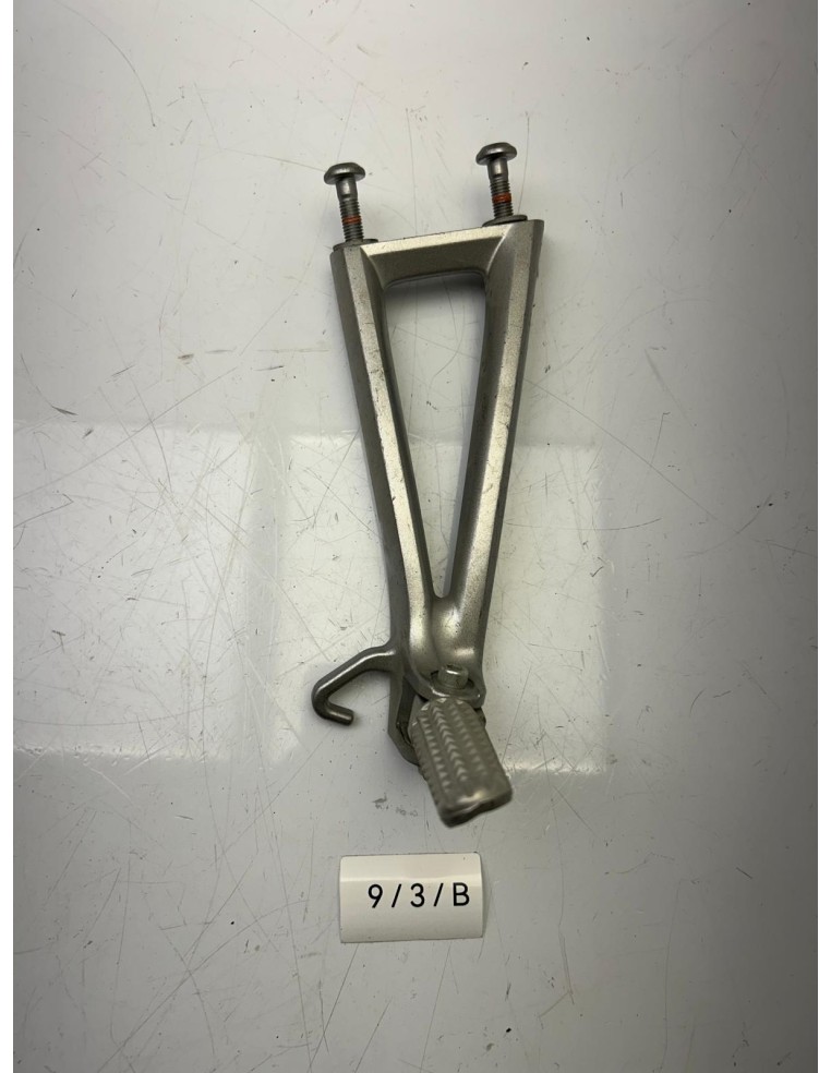 Platine de repose pieds arrière droit YAMAHA R6 2006 - 2015