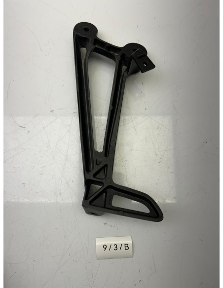 Platine de repose pied arrière droit YAMAHA MT 07 2014 - 2017