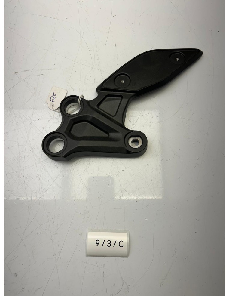 Platine de repose pieds gauche origine YAMAHA FZ8 2011 - 2015