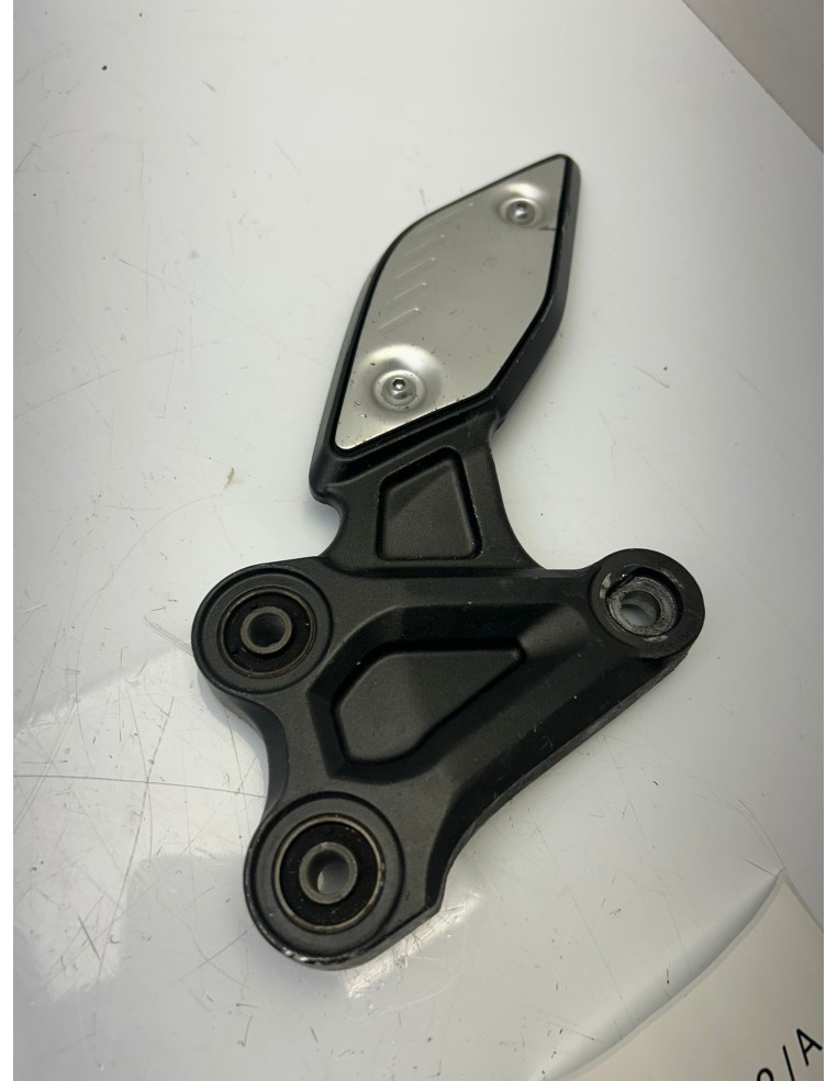 Support repose pied avant gauche YAMAHA FZ8 2011 - 2015 39P2744200