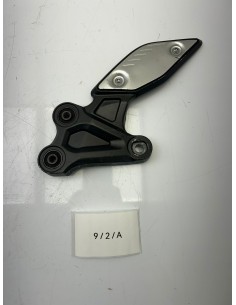Support repose pied avant gauche YAMAHA FZ8 2011 - 2015 39P2744200