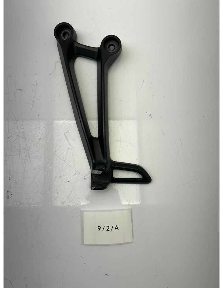 Platine repose-pied arrière gauche YAMAHA MT 07 2014 - 2019 1WS2741L0100