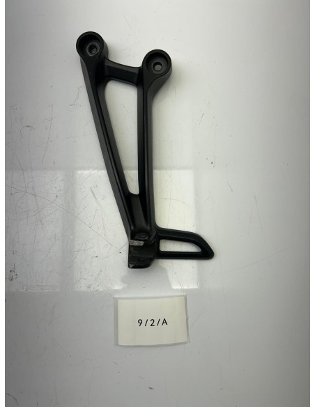 Platine repose-pied arrière gauche YAMAHA MT 07 2014 - 2019 1WS2741L0100