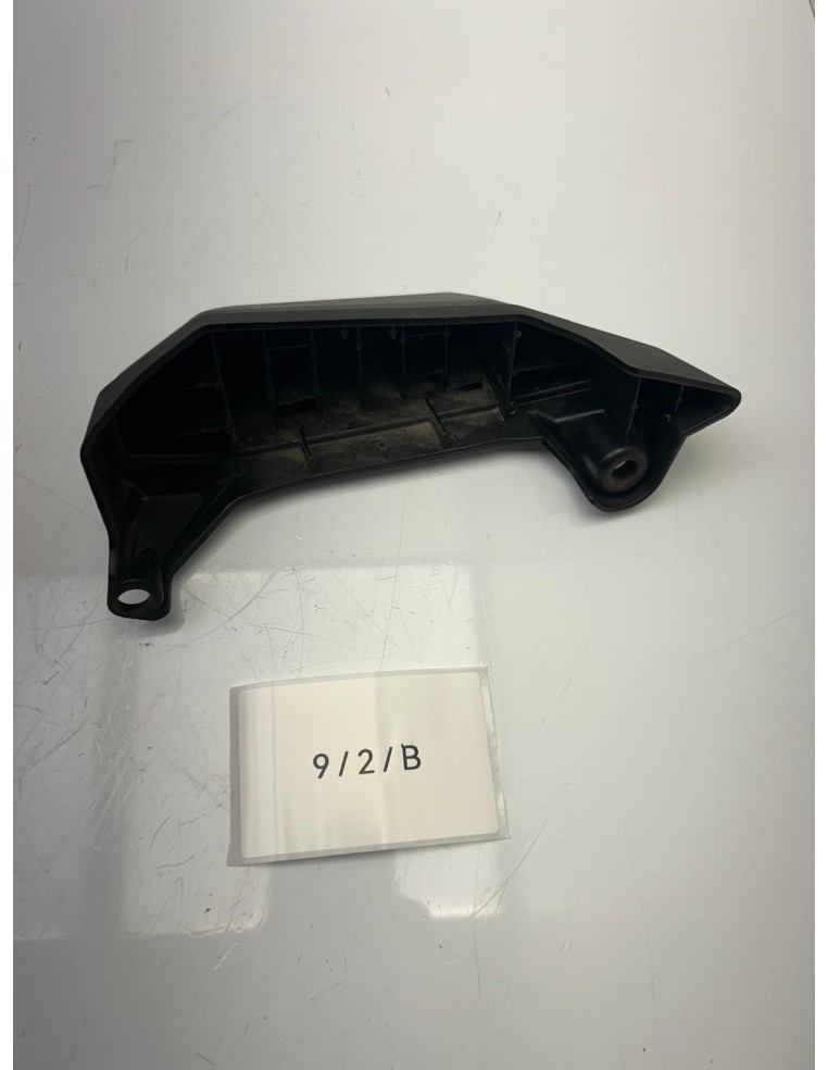 Cache / protection moteur gauche YAMAHA MT 07 2014 / 2024 B4C211D00000