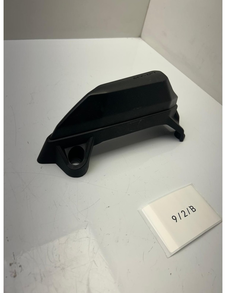 Cache / protection moteur gauche YAMAHA MT 07 2014 / 2024 B4C211D00000