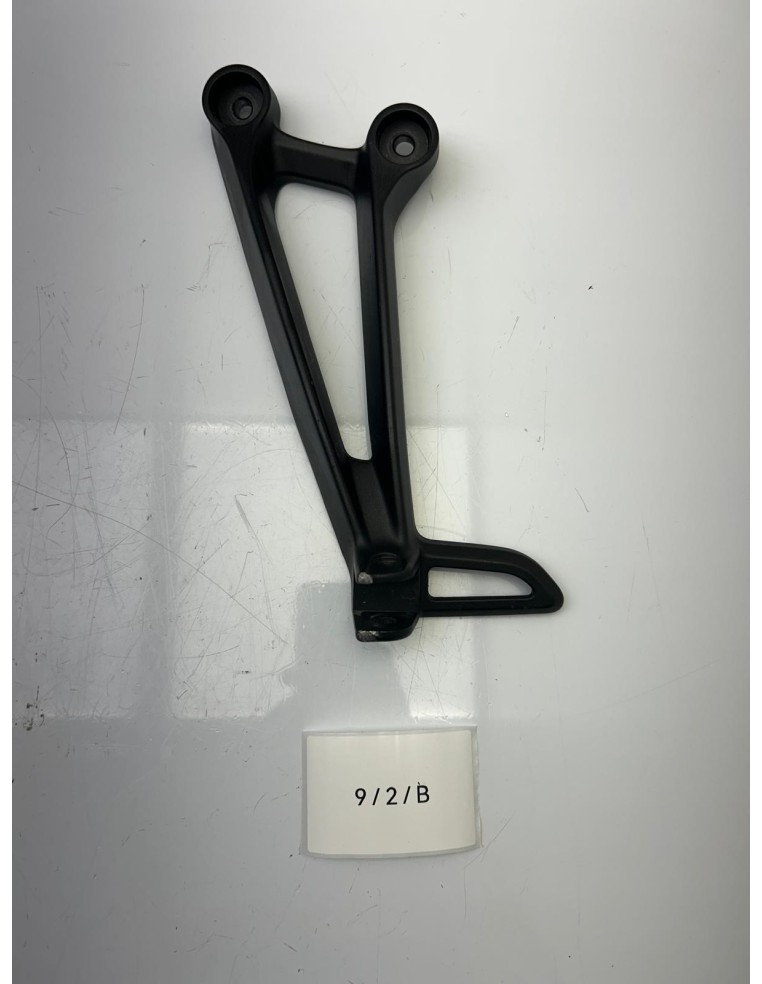 Platine repose-pied arrière gauche YAMAHA MT 07 2014 - 2019 1WS2741L0100