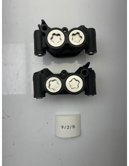 Etriers de frein avant YAMAHA MT 09 2014 / 2024 1RC2580U0000 / 1RC2580T0000