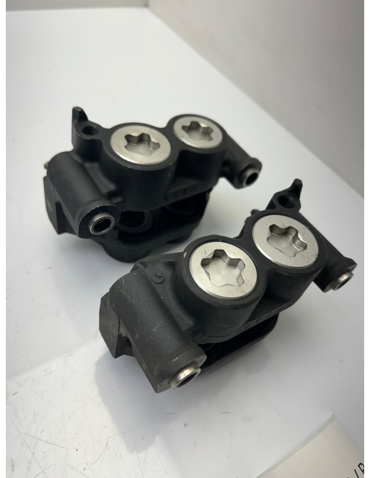 Etriers de frein avant YAMAHA MT 09 2014 / 2024 1RC2580U0000 / 1RC2580T0000