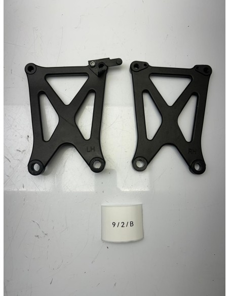 Supports moteur YAMAHA VMAX 1700 2012 - 2020 2S3213170000 / 2S3213160000
