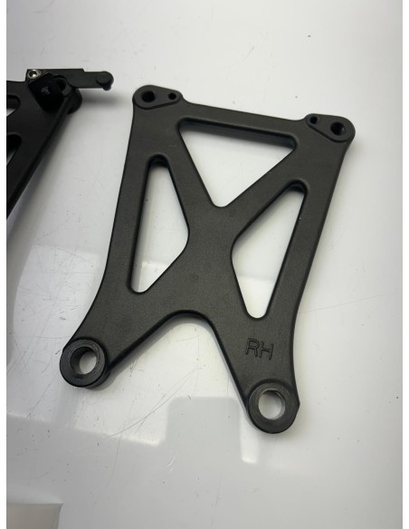 Supports moteur YAMAHA VMAX 1700 2012 - 2020 2S3213170000 / 2S3213160000