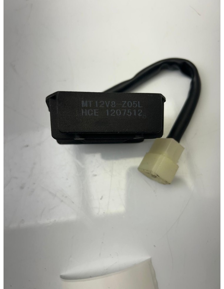 Régulateur de tension 4 broches 12V