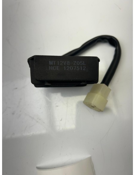 Régulateur de tension 4 broches 12V