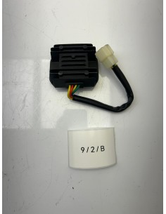Régulateur de tension 4 broches 12V