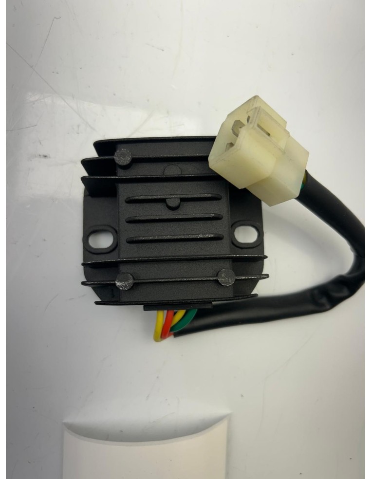Régulateur de tension 4 broches 12V