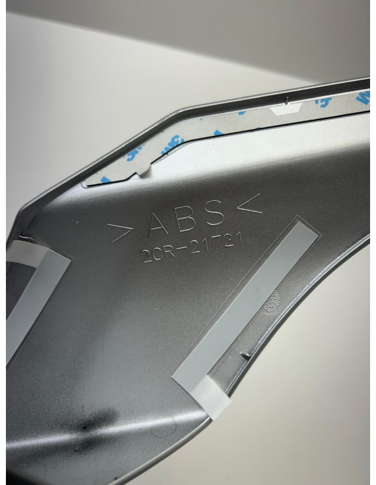 Carénage latéral droit origine YAMAHA R1 2022 - 2022