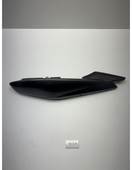 Flanc de selle gauche origine YAMAHA YBR 125 2012 - 2012