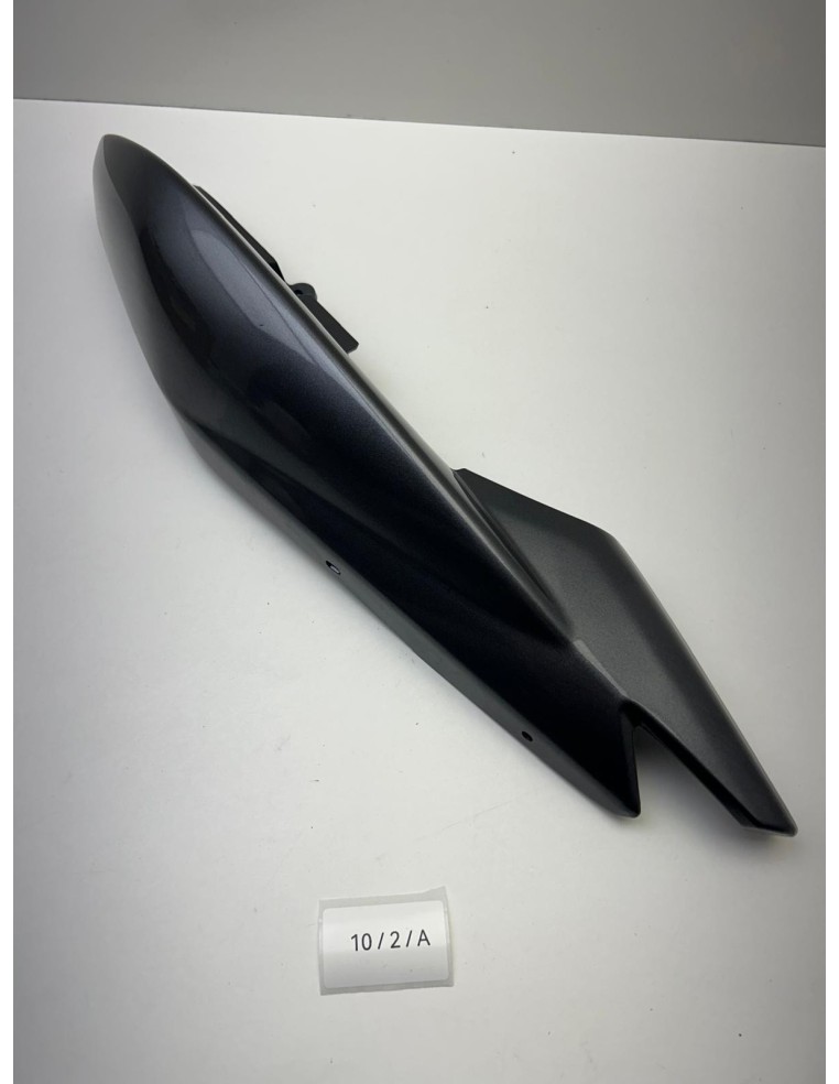 Flanc de selle gauche origine YAMAHA YBR 125 2012 - 2012