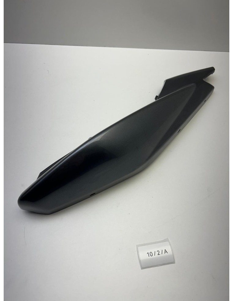Flanc de selle gauche origine YAMAHA YBR 125 2012 - 2012
